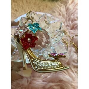 👠🌷🌷New betseyville necklace the heel  👠 🌷🌷🌷